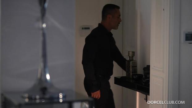 DorcelClub.25.03.21.Lola.Bellucci.XXX.1080p.HEVC.x265.PRT