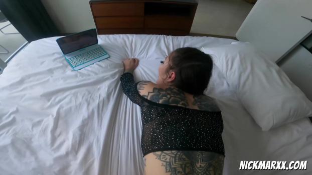 NickMarxx.E05.Twerking.Elle.XXX.1080p.HEVC.x265.PRT