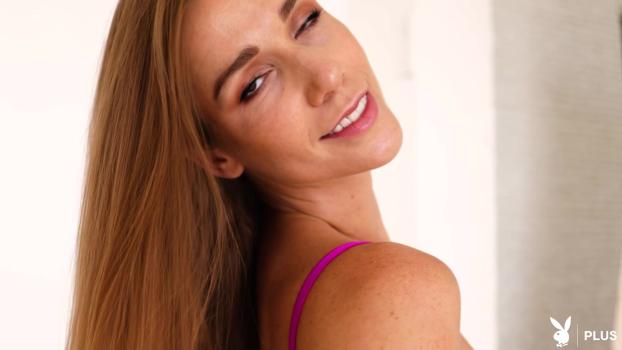 PlayboyPlus.25.08.29.Alexis.Crystal.Shimmer.XXX.1080p.HEVC.x265.PRT