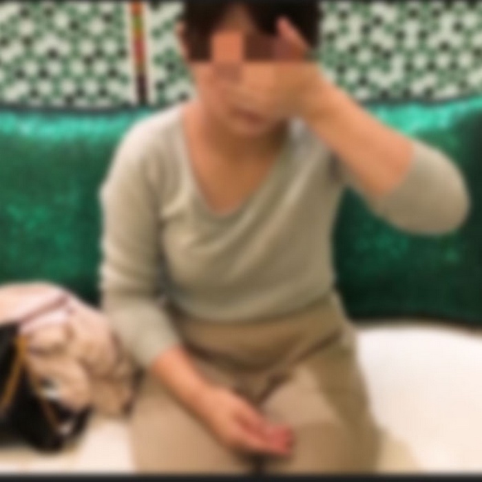 FC2-PPV-4724959 【素人個撮】【無修正】S◯APのナ◯イ君と共同変態プレイを楽しんだ有名エグゼクティブプロデューサーの新入社員を狙った野菜スティックプレイ