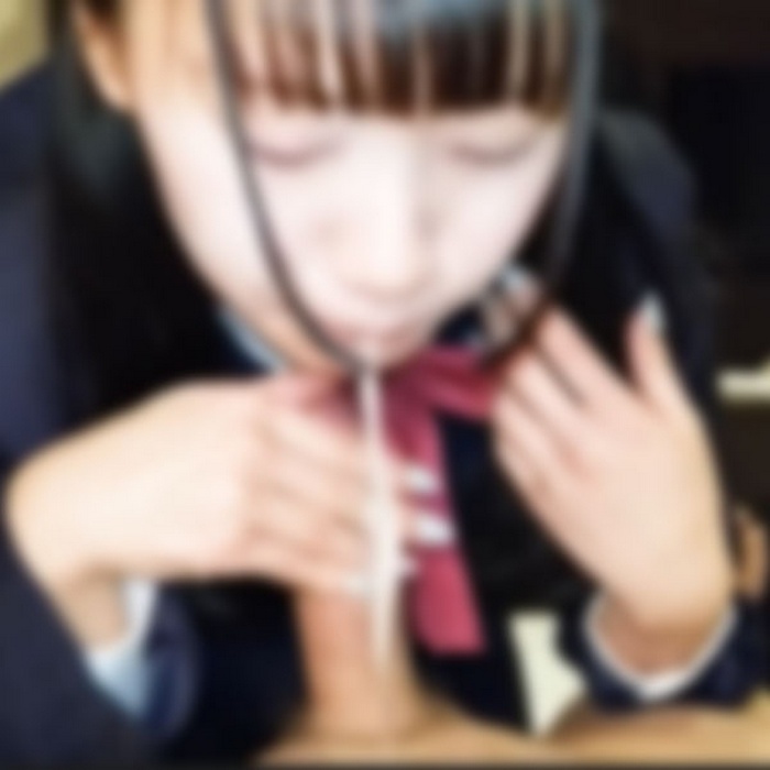 FC2-PPV-4744797 制服/中出し/スレンダー/ 卑劣なオジに大人対応な合法□り