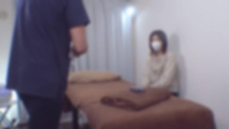 FC2-PPV-4705951 6/22까지의 반 가격 판매에 새로운 품목!   - - [아니요/젠장] 조용해 보였고 약간 예약 된 것처럼 보였던 여자가 우리 가게에 왔습니다.   - - 작고 미세한 사무실 여성은 매우 아름다운 엉덩이 라인을 가지고 있습니다.   - - 그녀의 음모가 너무 푹신합니다