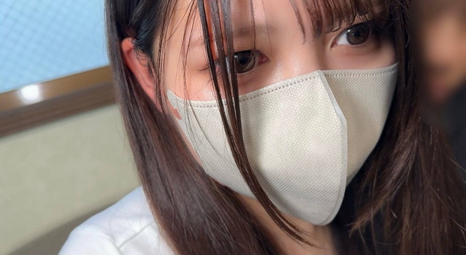 FC2-PPV-4713731 【完全素人】カワイイのにエロすぎる逸材19歳。危険日だけど生挿入。あまりの気持ちよさに腰が止まらず大量中出し。