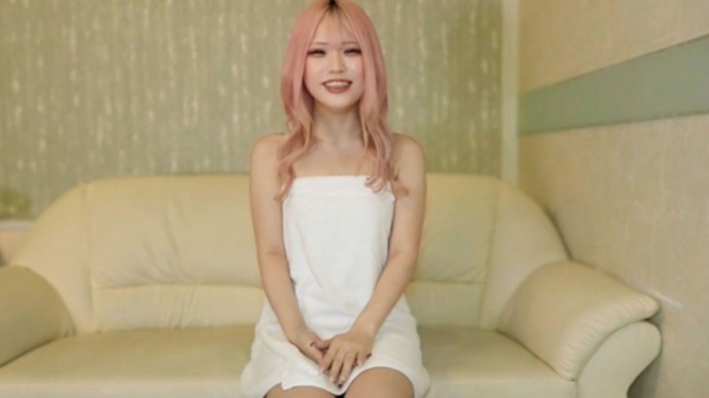 FC2-PPV-4689842 [너무 귀엽지 않습니다! - - 화려한 색상을 가진 여성은 섹시합니까? - - 분명히, 